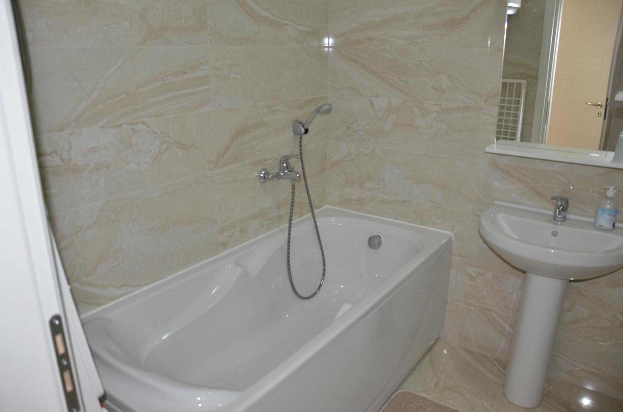 Apartmani Svetionik Budva Kamer foto