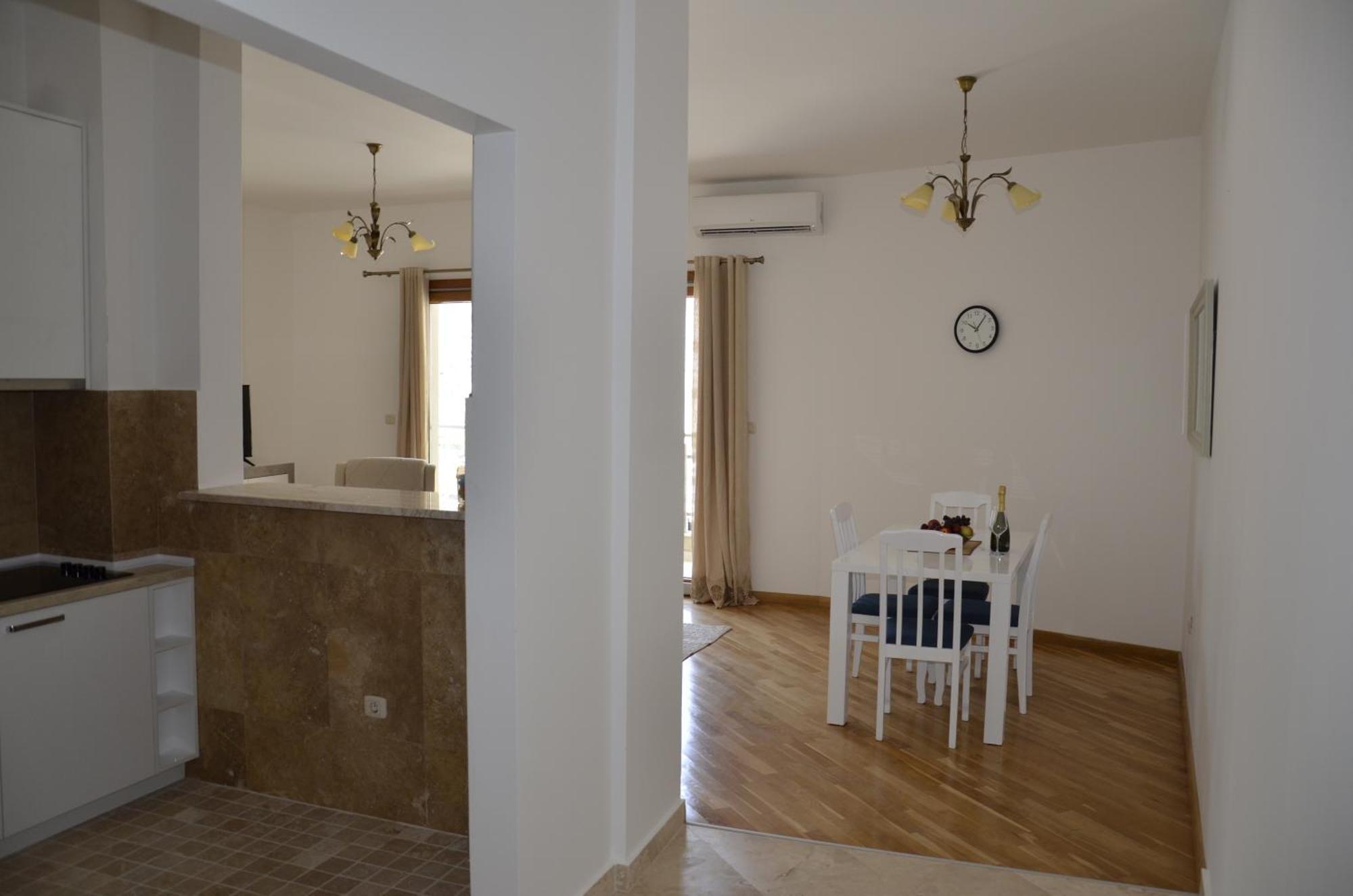 Apartmani Svetionik Budva Kamer foto