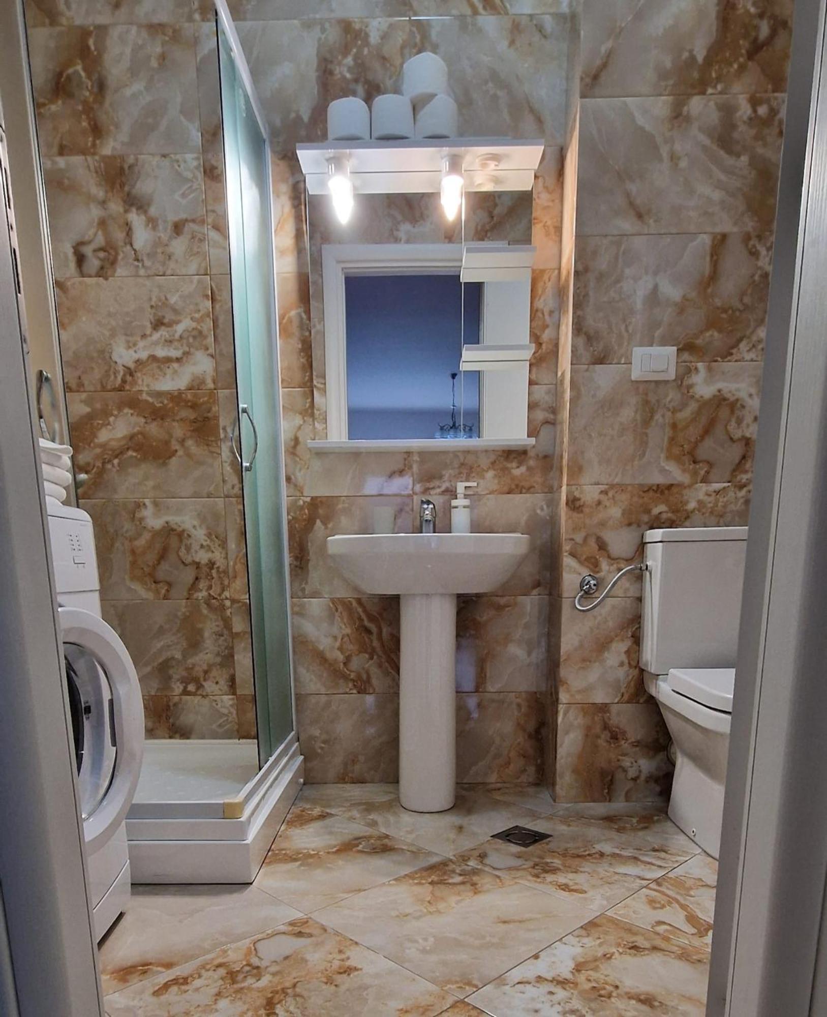 Apartmani Svetionik Budva Buitenkant foto
