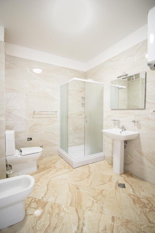 Apartmani Svetionik Budva Buitenkant foto