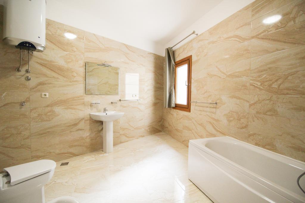 Apartmani Svetionik Budva Buitenkant foto