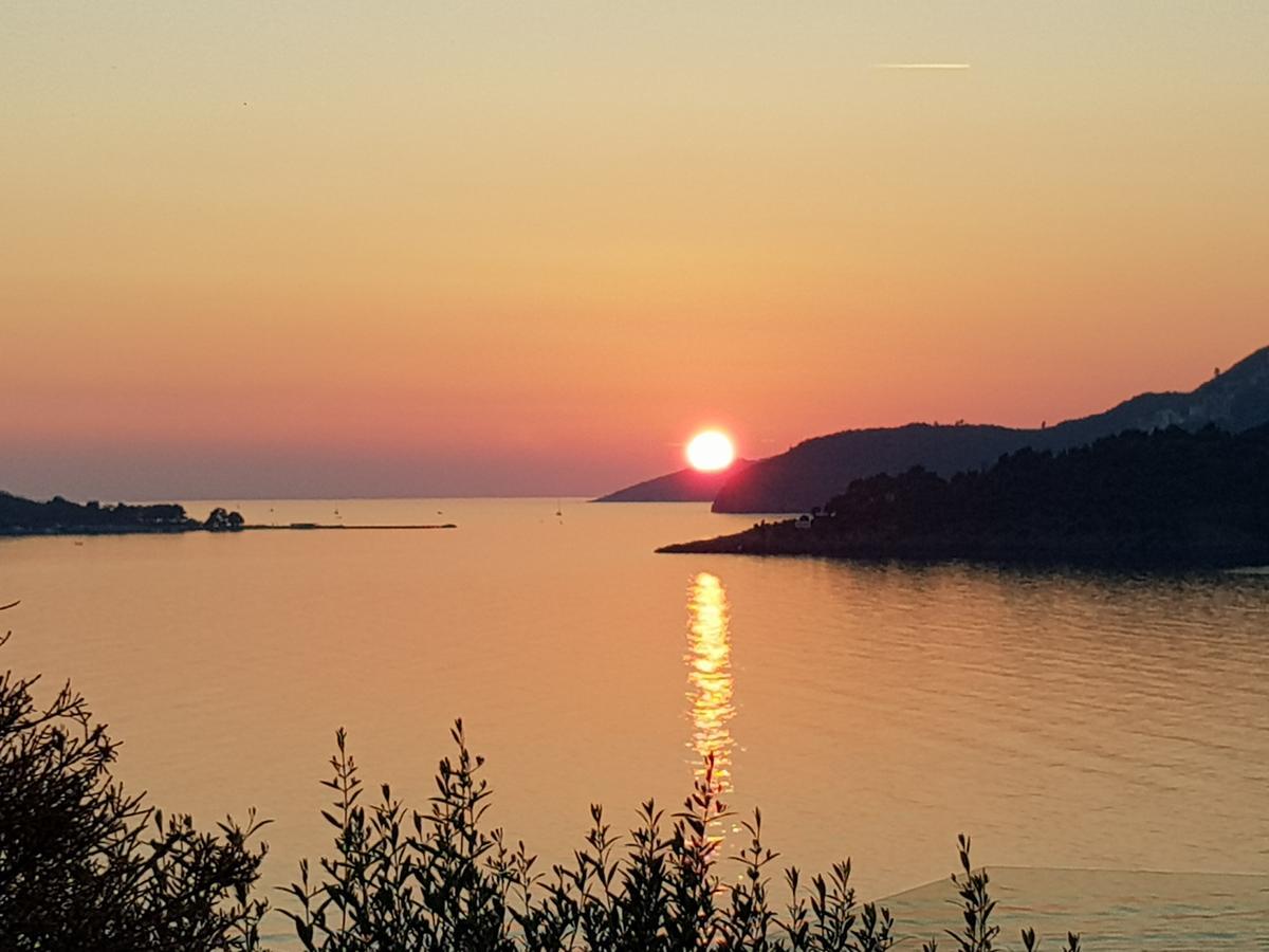 Apartmani Svetionik Budva Buitenkant foto