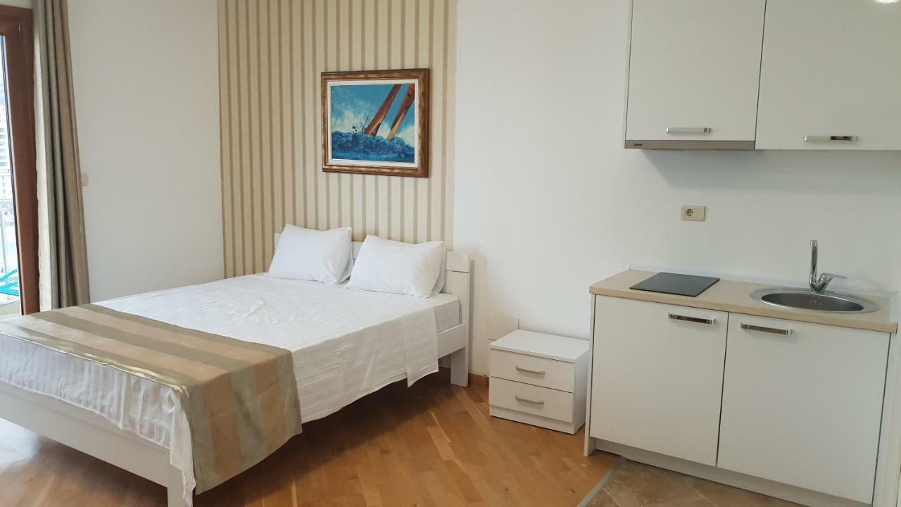 Apartmani Svetionik Budva Kamer foto